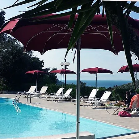 Hotel La Della Castellana 3*