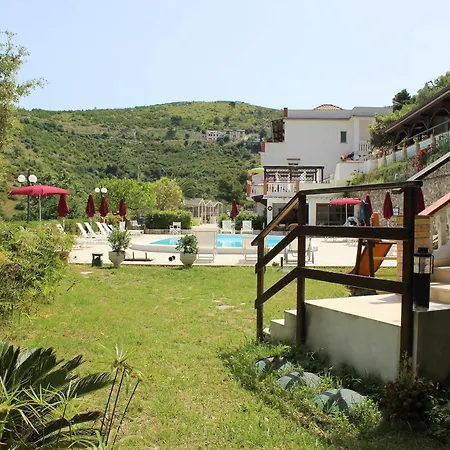 La Della Castellana 3*