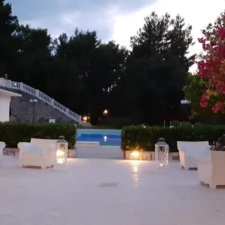 Hotel La Locanda Della Castellana 3*